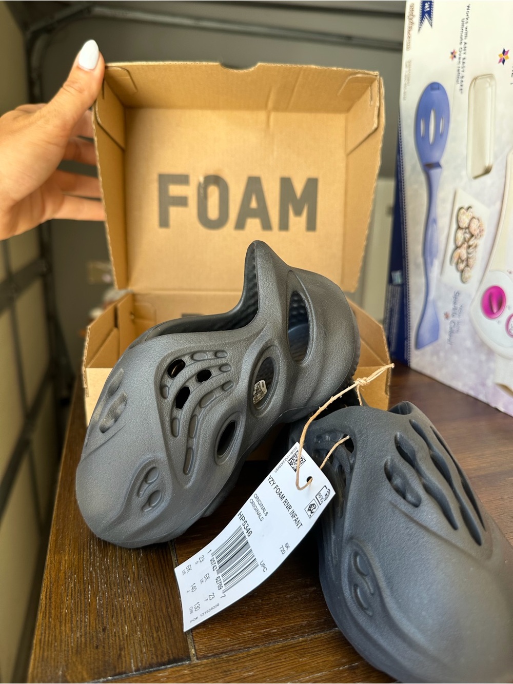 Yeezy Kids Foam Clog in Black